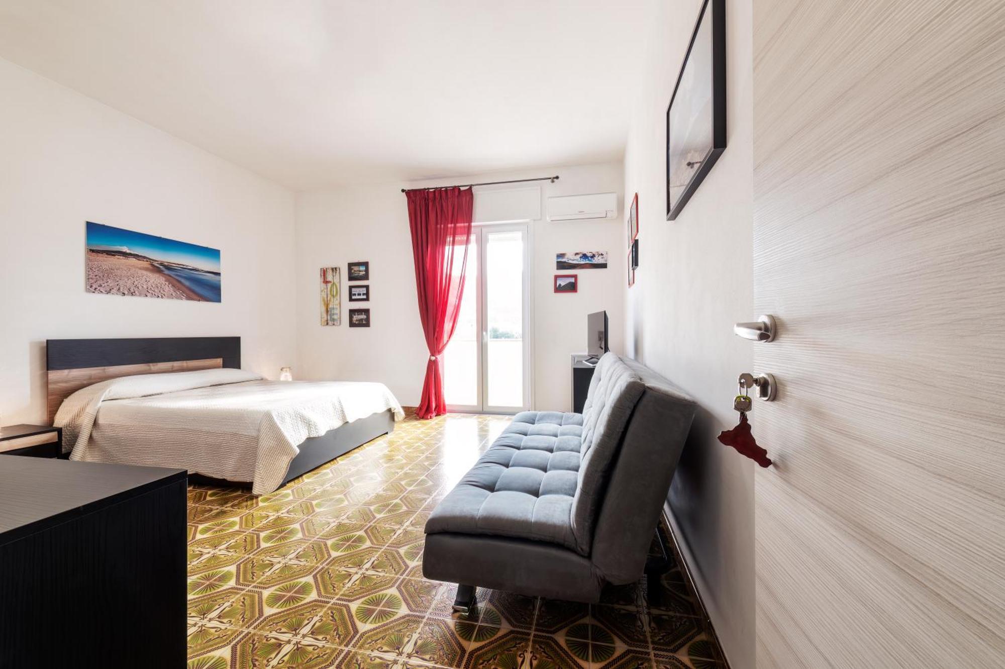 In Riva Al Mare B&B Capo dʼOrlando Dış mekan fotoğraf