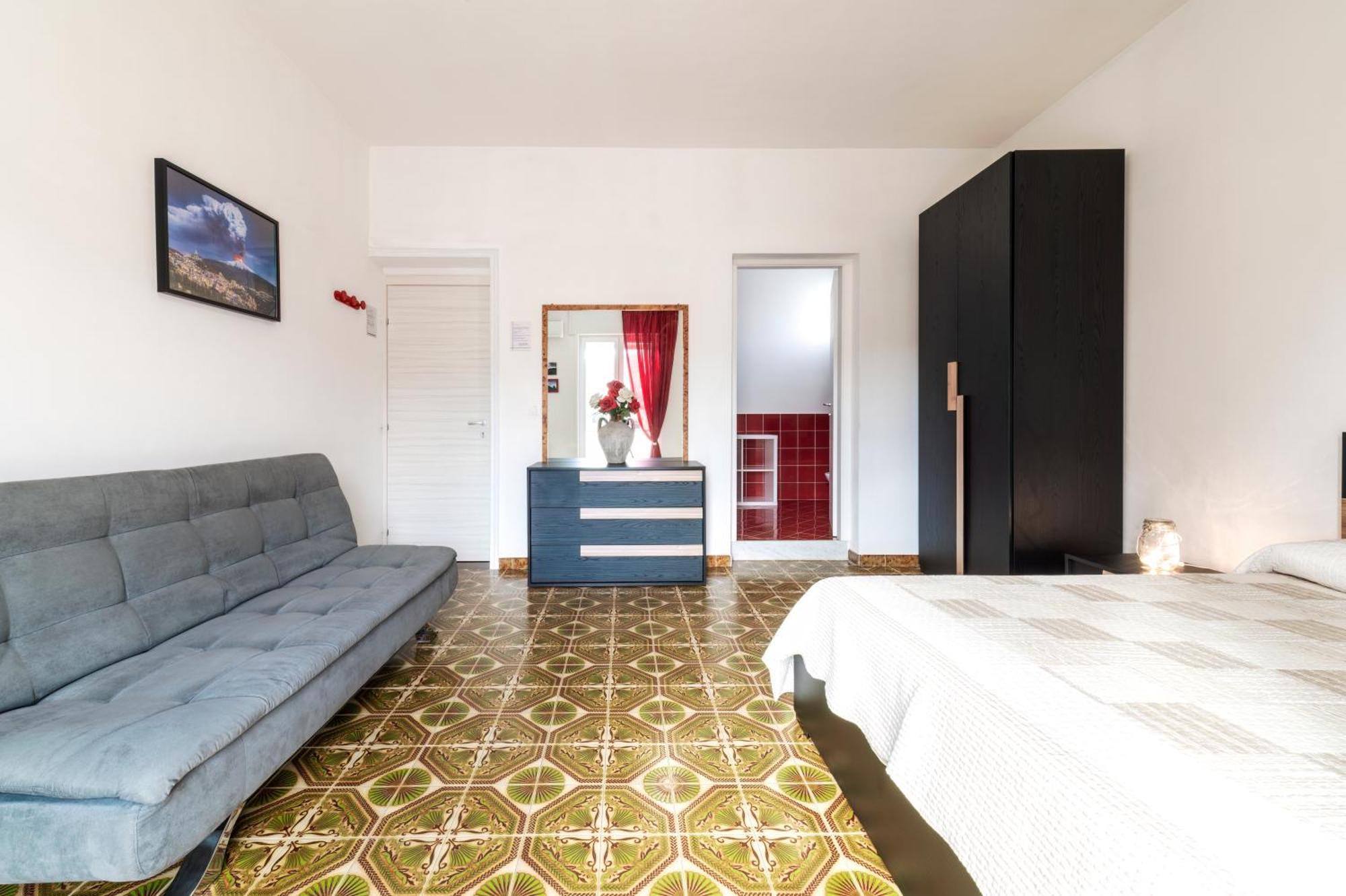 In Riva Al Mare B&B Capo dʼOrlando Dış mekan fotoğraf