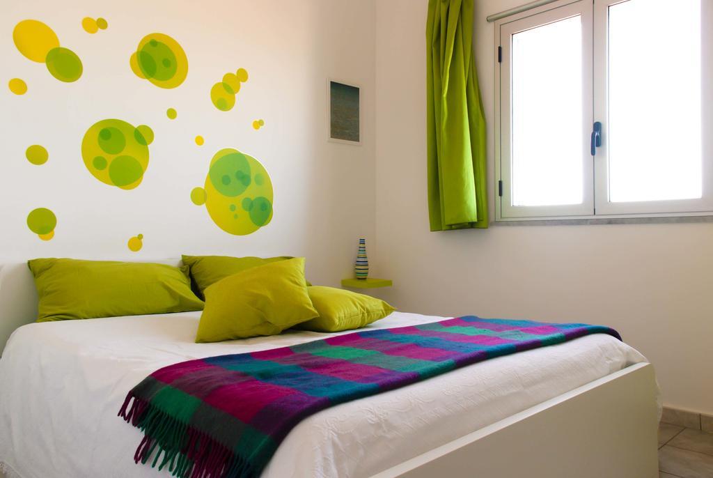 In Riva Al Mare B&B Capo dʼOrlando Dış mekan fotoğraf