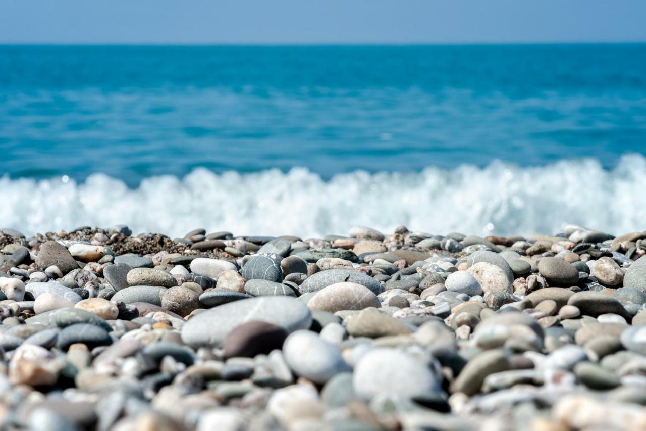 In Riva Al Mare B&B Capo dʼOrlando Dış mekan fotoğraf